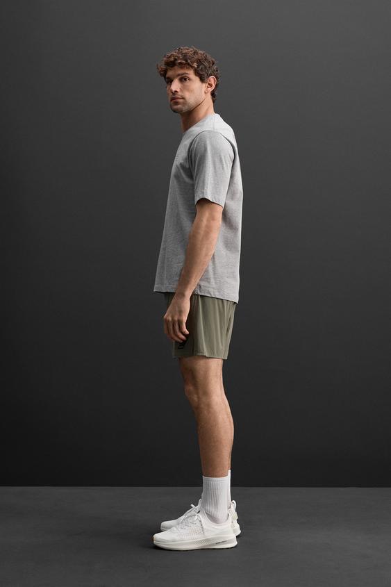 Zara GRAPHIC PRINT T-SHIRT
