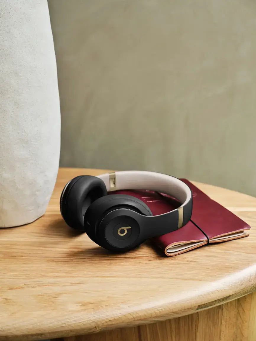 Beats - Studio Pro - Wireless Noise Cancelling Over-the-Ear Headphones