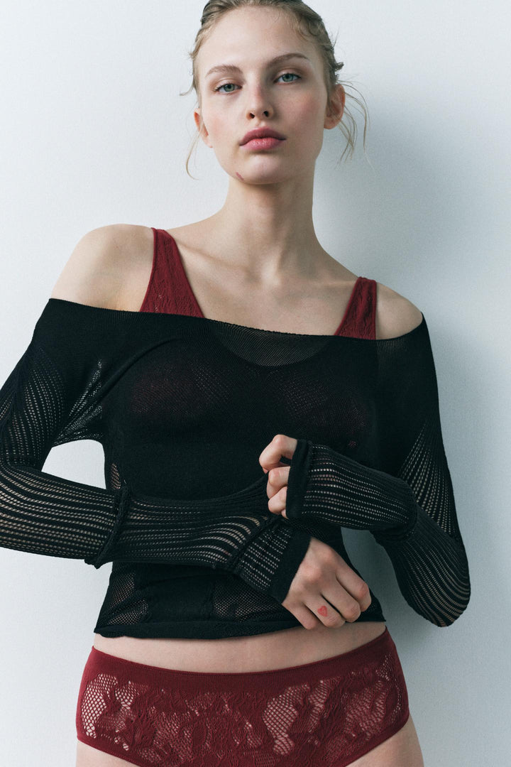 ZARA SEAMLESS LACE TOP