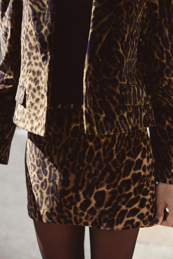 Zara ANIMAL PRINT CROP VELVET OVERSIZED BLAZER