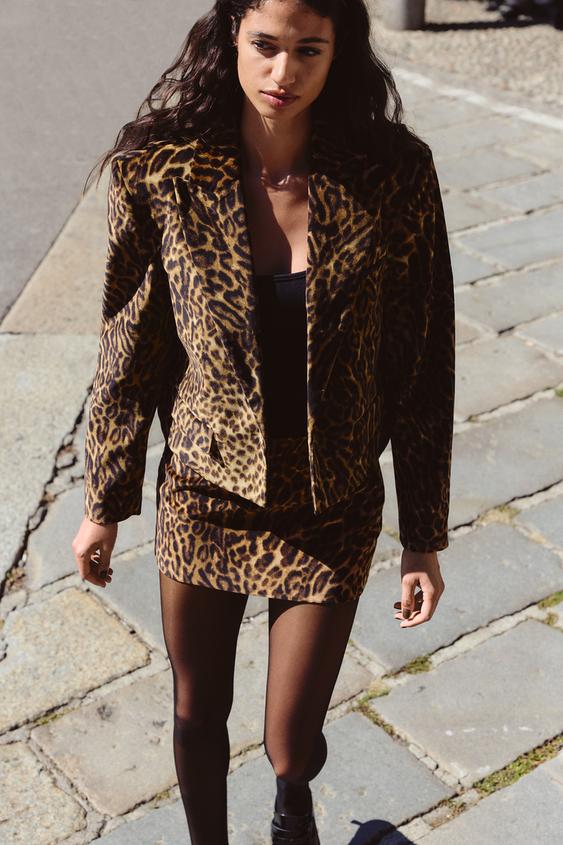 Zara ANIMAL PRINT CROP VELVET OVERSIZED BLAZER