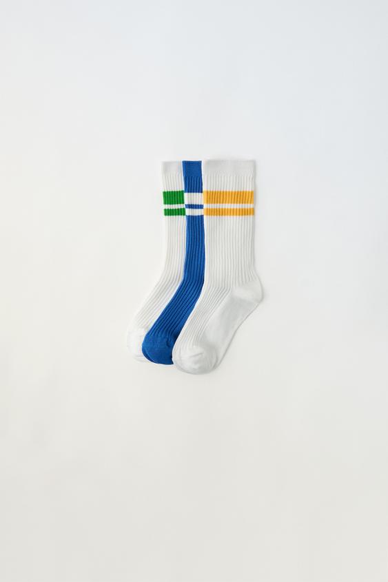 Zara PACK OF THREE PAIRS OF ATHLETIC SOCKS. STRIPE DETAIL.