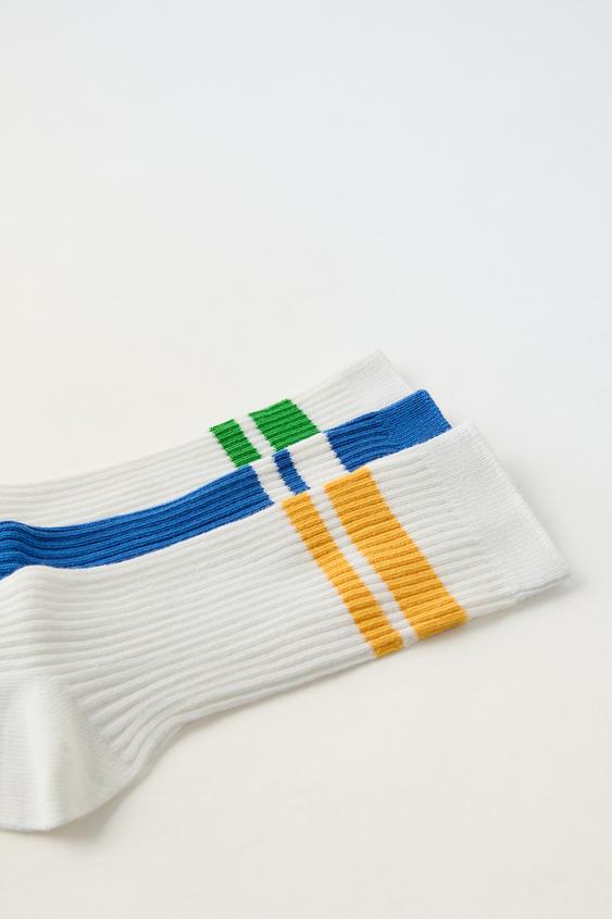 Zara PACK OF THREE PAIRS OF ATHLETIC SOCKS. STRIPE DETAIL.