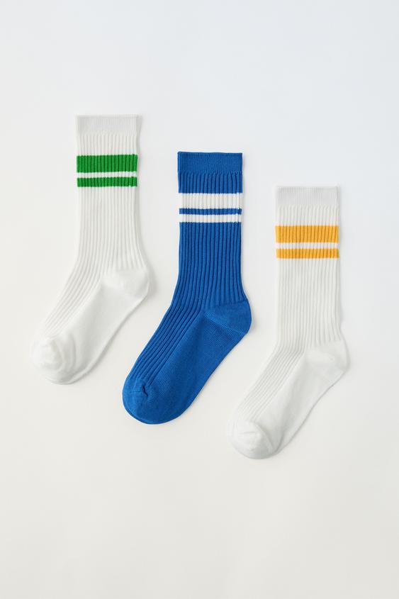 Zara PACK OF THREE PAIRS OF ATHLETIC SOCKS. STRIPE DETAIL.