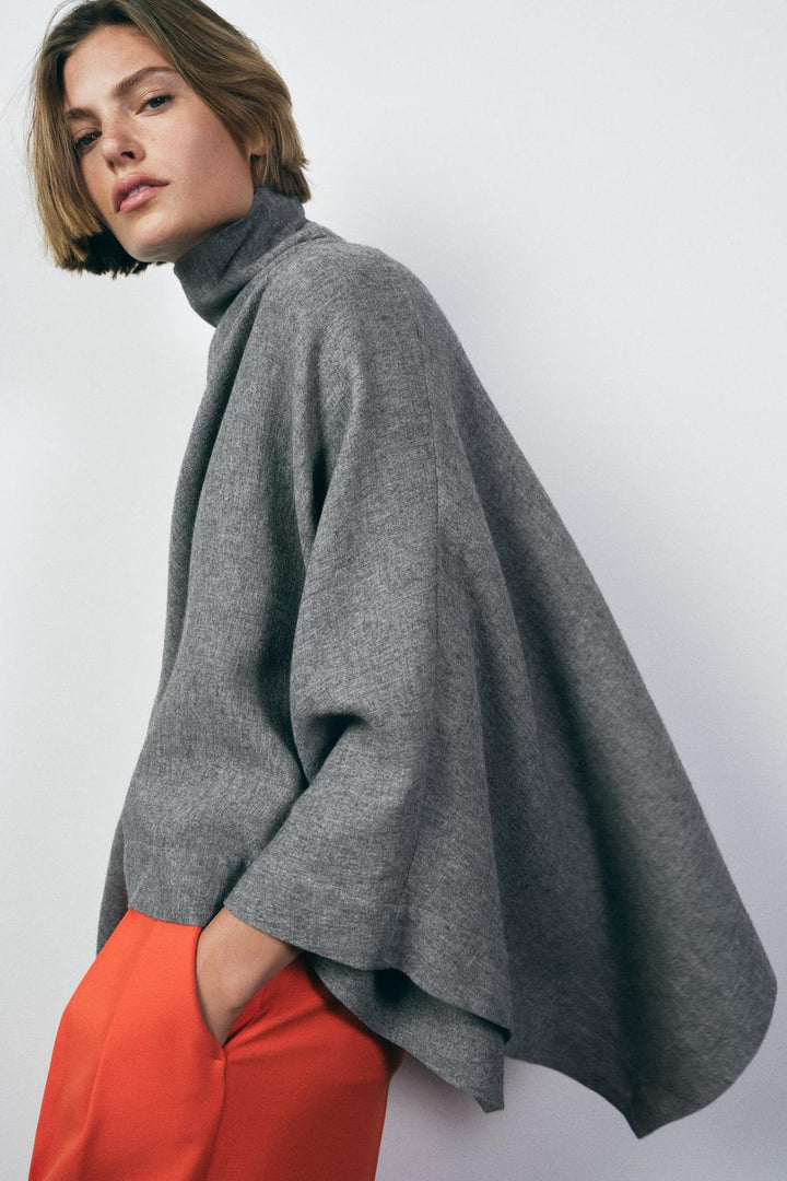 ZARA OVERSIZED CAPE ZW COLLECTION