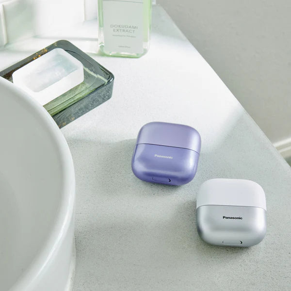 Panasonic "Swipe Right" Compact On-the-Go Shaver for Women SKU: ES-CM3A-W
