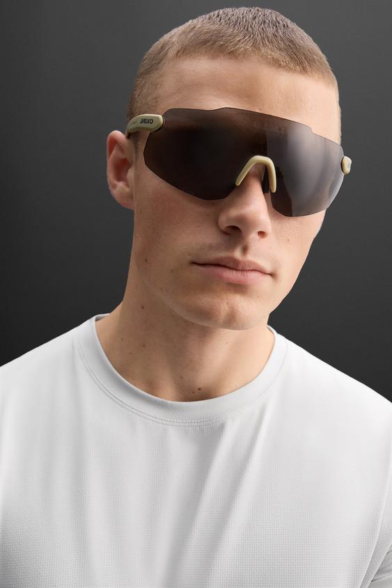 Zara BASIC TRAINING T-SHIRT