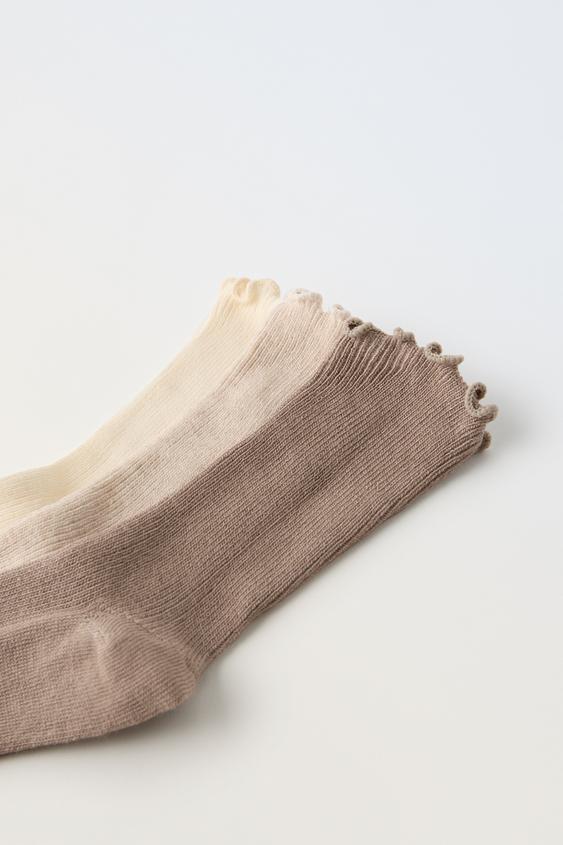 Zara THREE-PACK OF RUFFLED SOCKS