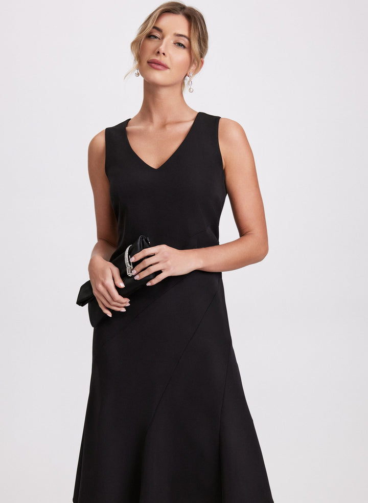 LAURA Sleeveless V-Neck Dress