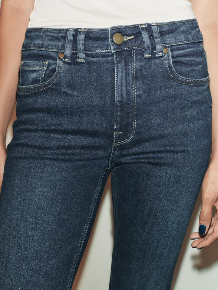 ZARA LOW RISE CONTOUR BOOTCUT JEANS ZW COLLECTION