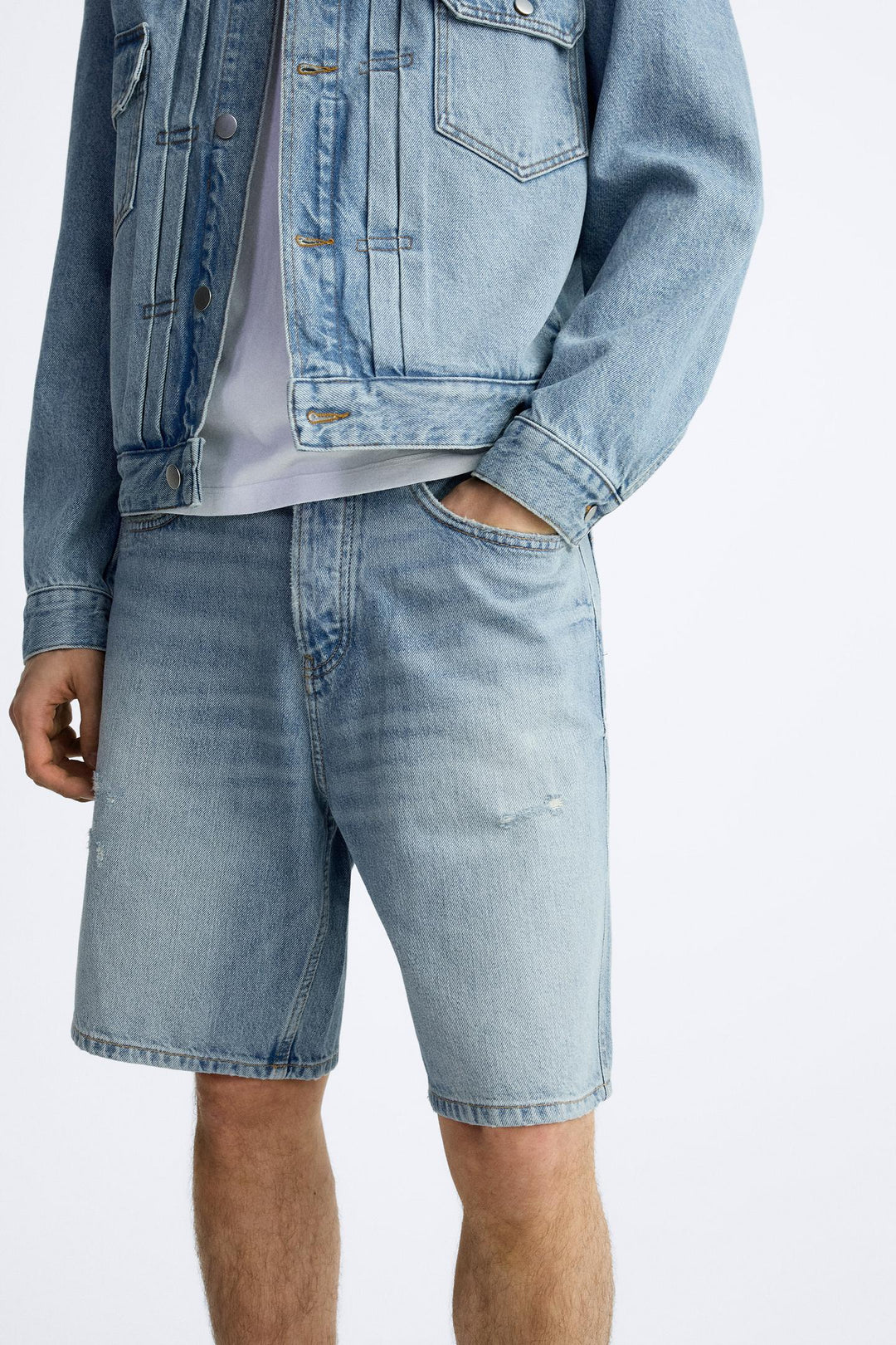 ZARA STRAIGHT FIT DENIM SHORTS