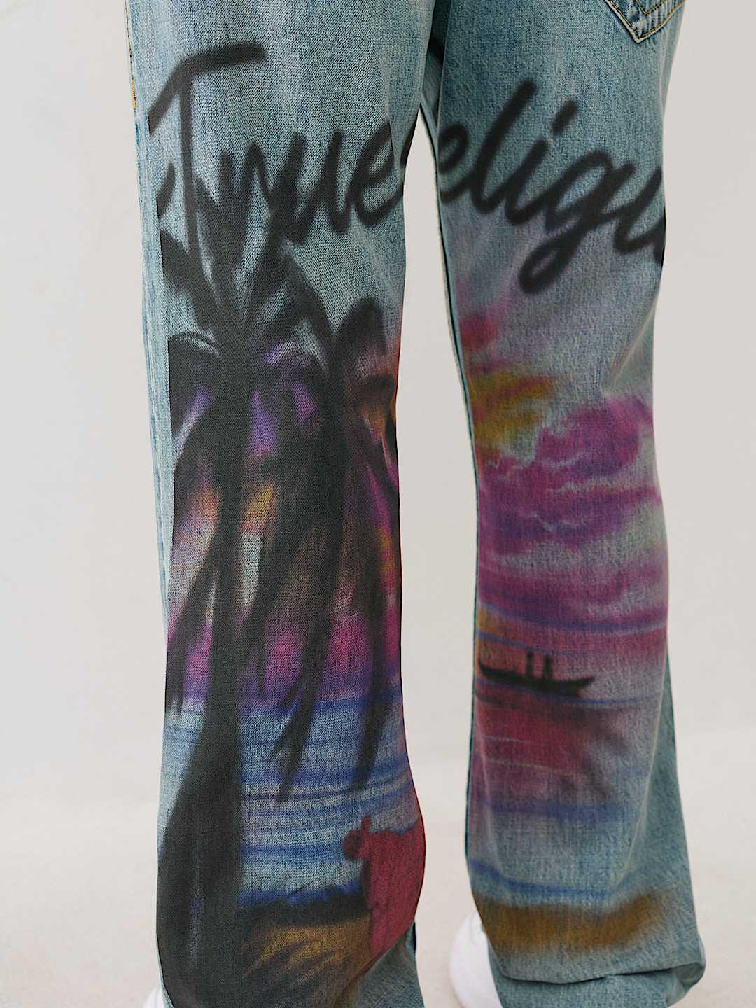 True Religion RICKY AIRBRUSH FLAP STRAIGHT JEAN 34”