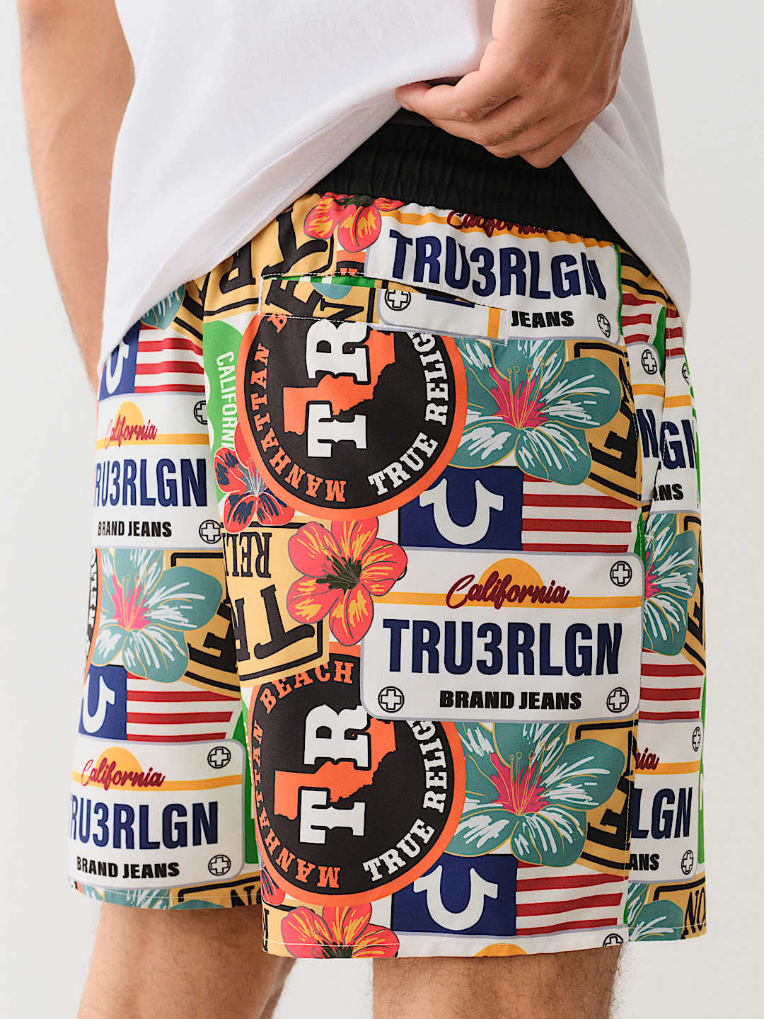 True Religion ALLOVER TROPICAL LOGO BOARD SHORT