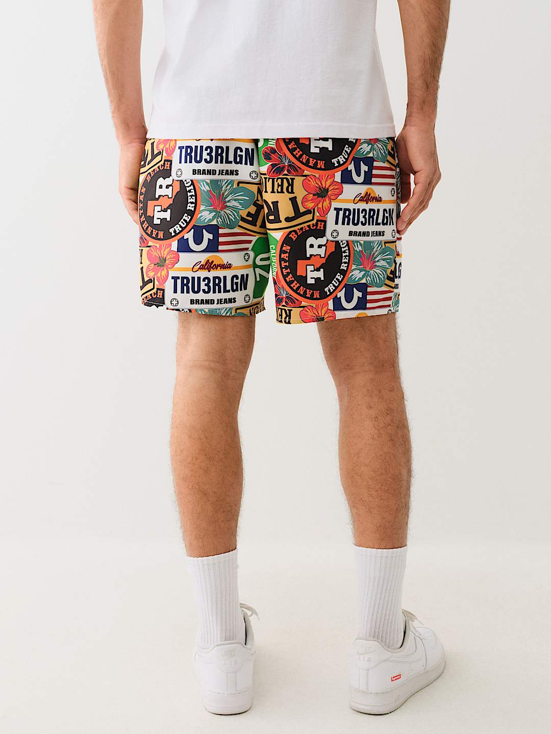 True Religion ALLOVER TROPICAL LOGO BOARD SHORT