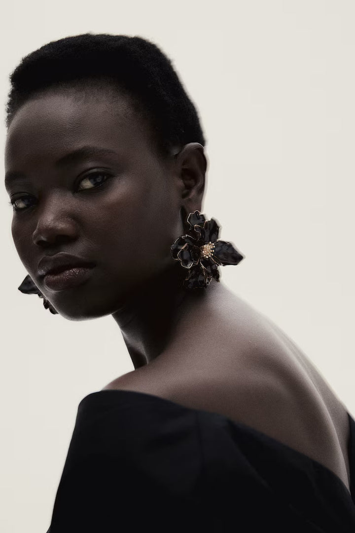 H&M FLOWER-SHAPED EARRINGS