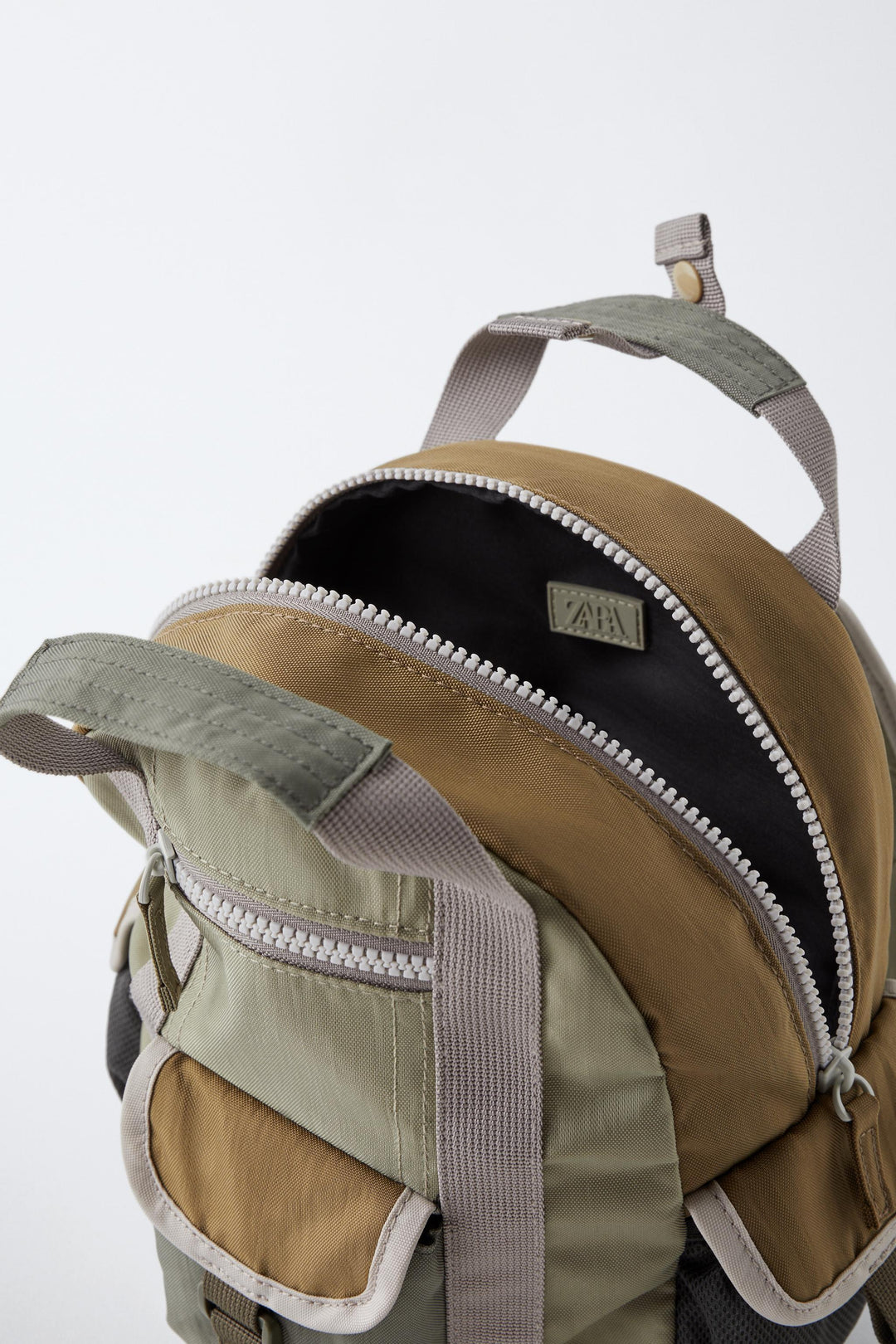 ZARA MULTIPOCKET BACKPACK