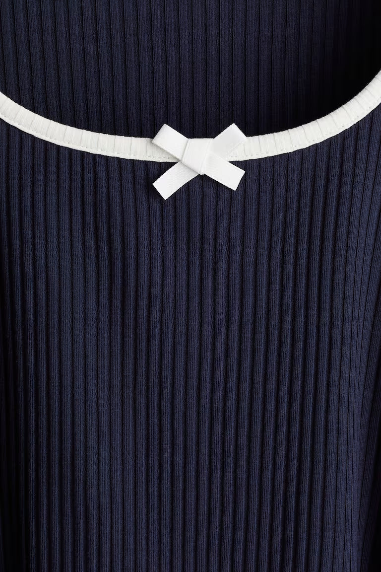 H&M RIBBED TOP WITH OVERLOCKED TRIM