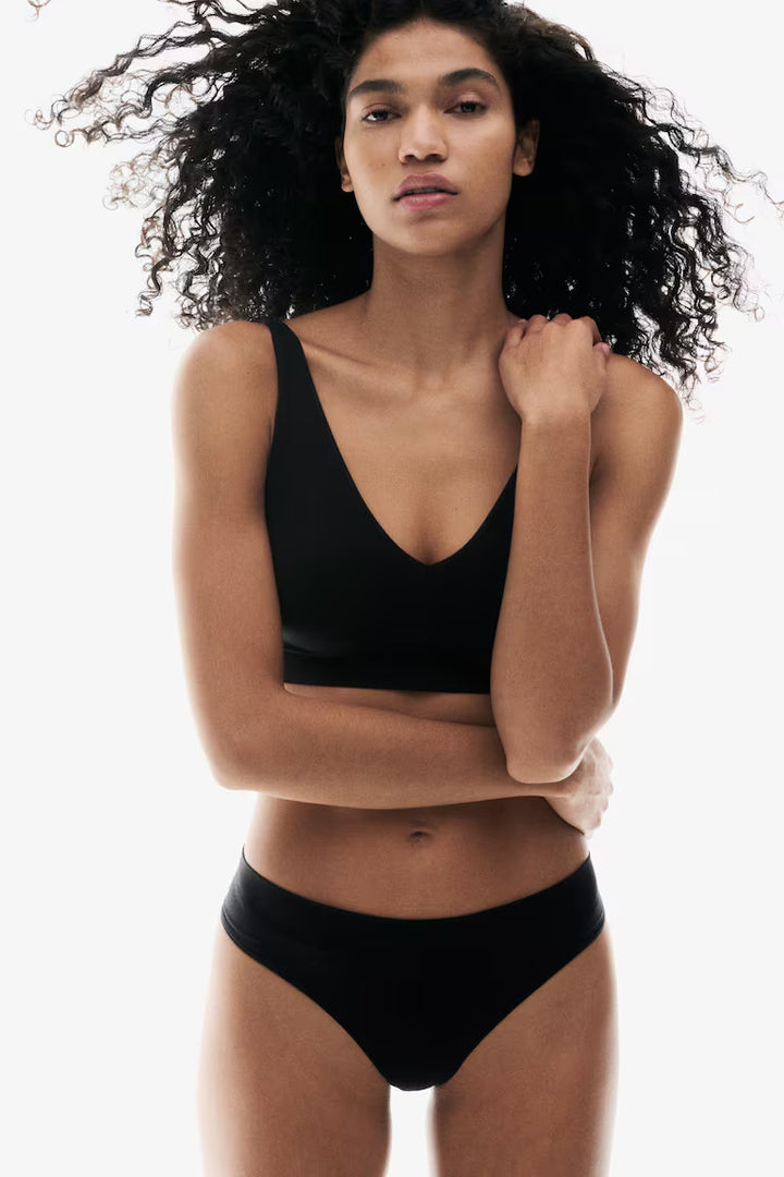 H&M SEAMLESS PADDED SOFT-CUP BRA