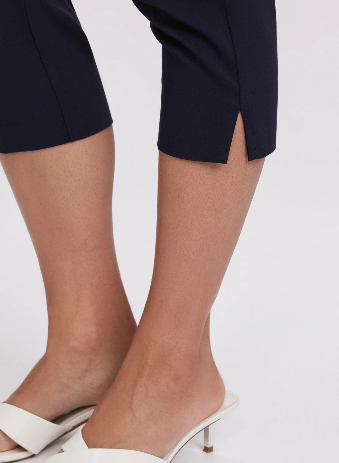 LAURA Bengaline Pull-On Capris