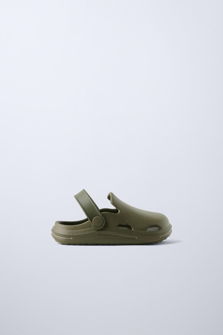 Zara Rubber pool clogs. Back elastic strap for a better fit. Rubber soles.