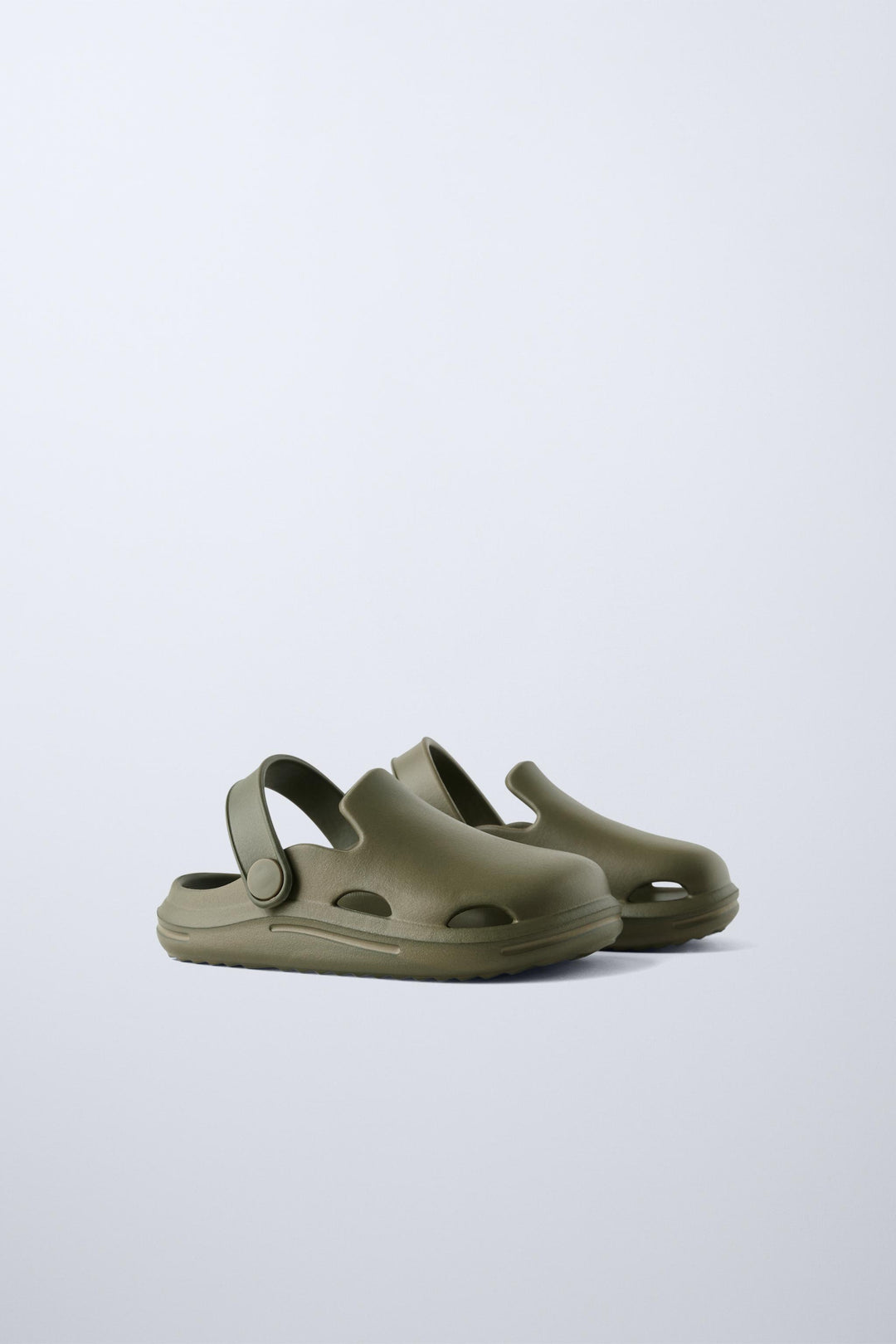 Zara Rubber pool clogs. Back elastic strap for a better fit. Rubber soles.