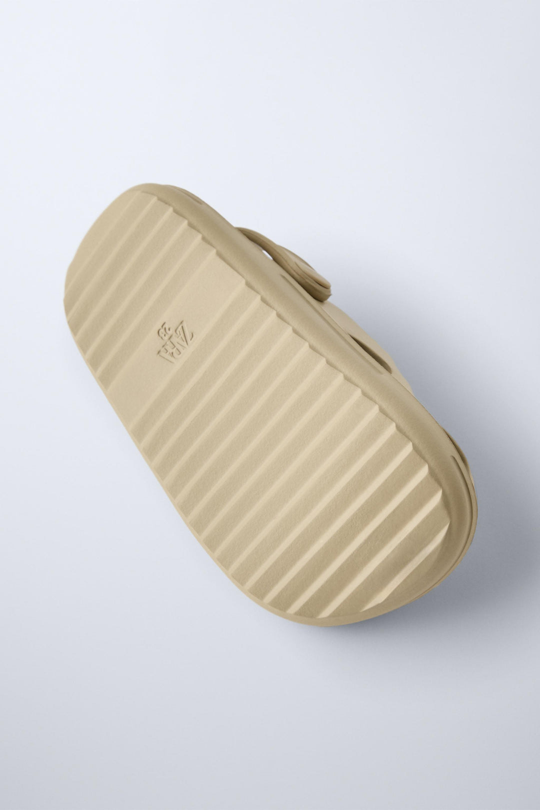 Zara Rubber pool clogs. Back elastic strap for a better fit. Rubber soles.