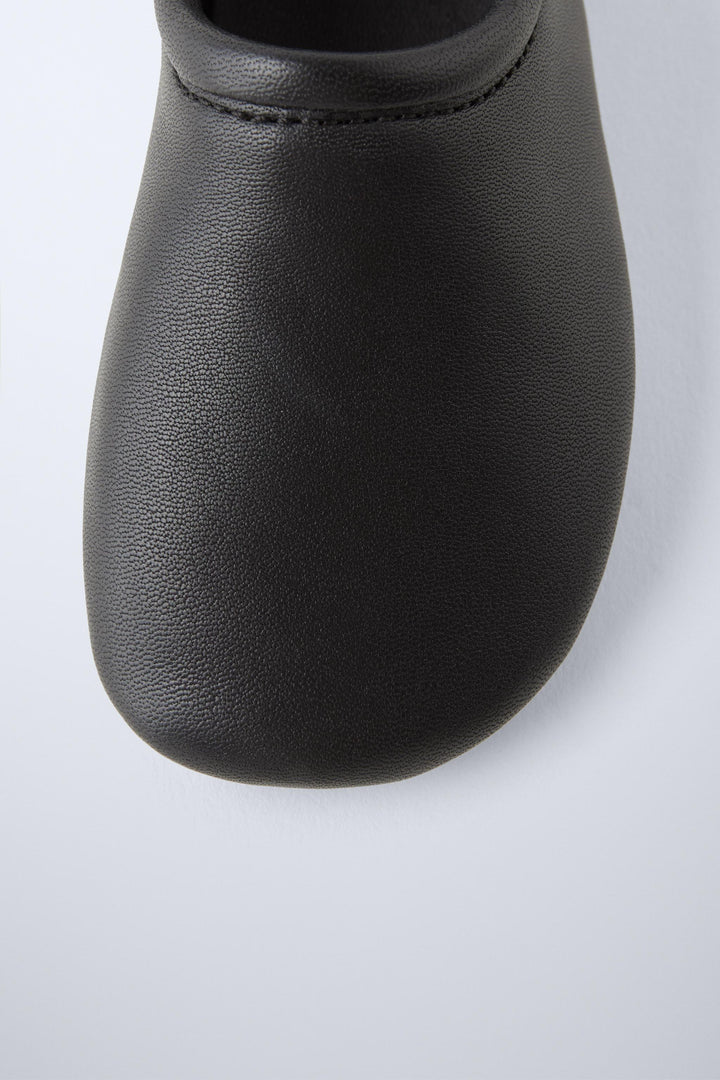 ZARA TIMELESZ - LEATHER BOOTIES