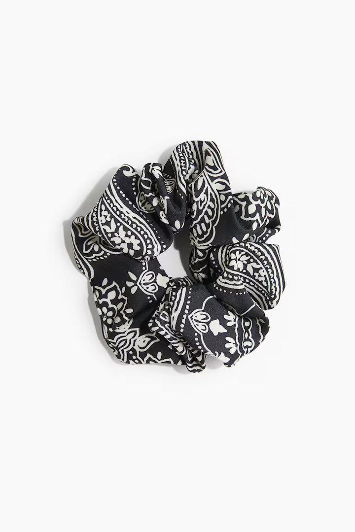H&M LARGE SCRUNCHIE