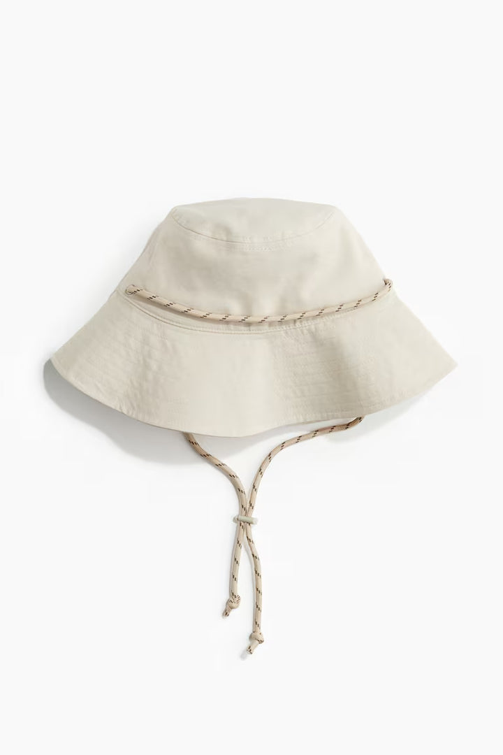 H&M CHIN-STRAP BUCKET HAT