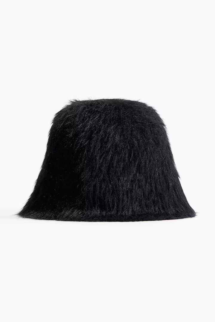 H&M FLUFFY-KNIT BUCKET HAT