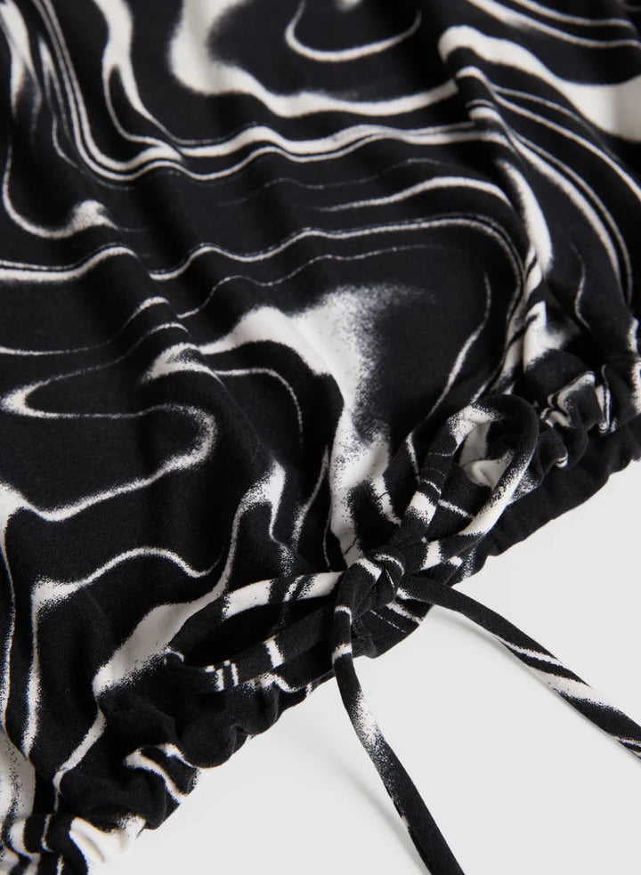 LAURA Wave Print Sleeveless Blouse