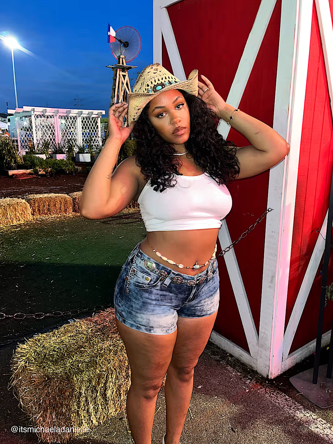 TRUE RELIGION JOEY MID RISE SHORT