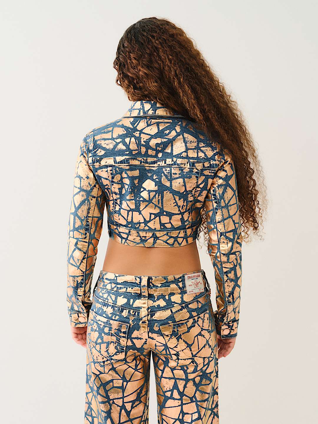 TRUE RELIGION ONLINE EXCLUSIVE CROPPED CRACKED FOIL DENIM JACKET