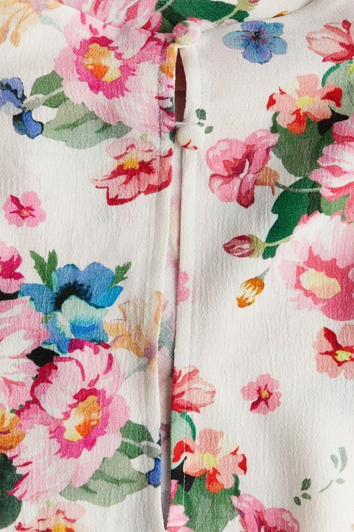 H&M  Sleeveless Crêpe Blouse