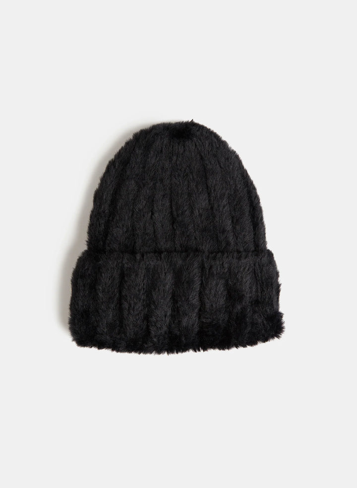 Laura  Feather Yarn Tuque