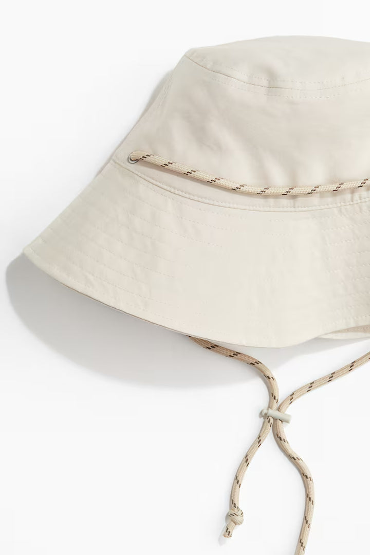 H&M CHIN-STRAP BUCKET HAT