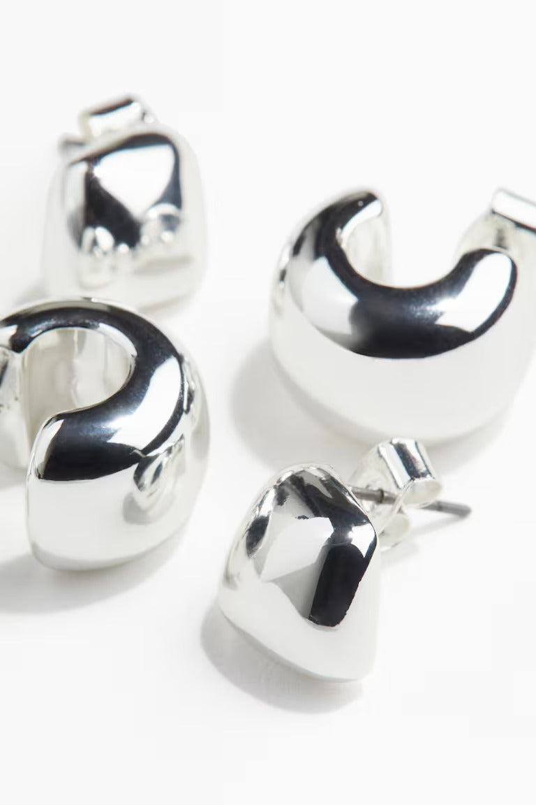 H&M 2 PAIRS EARRINGS