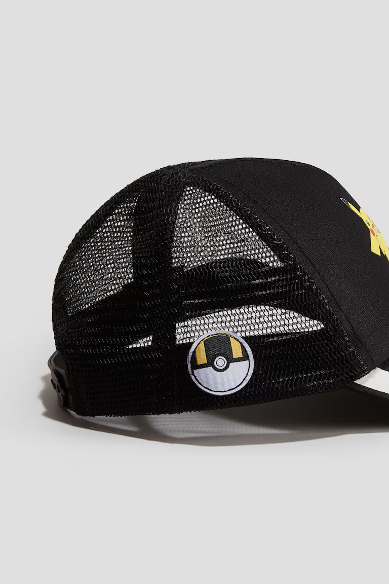H&M TRUCKER CAP WITH MOTIF