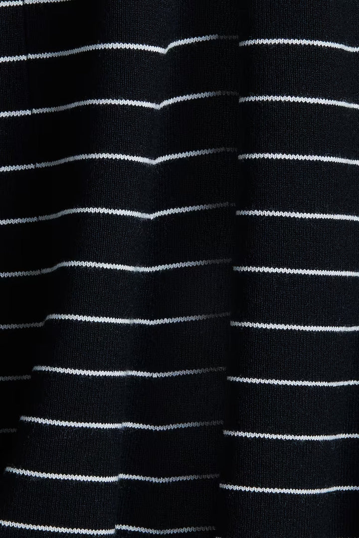 H&M FLARED FINE-KNIT SKIRT