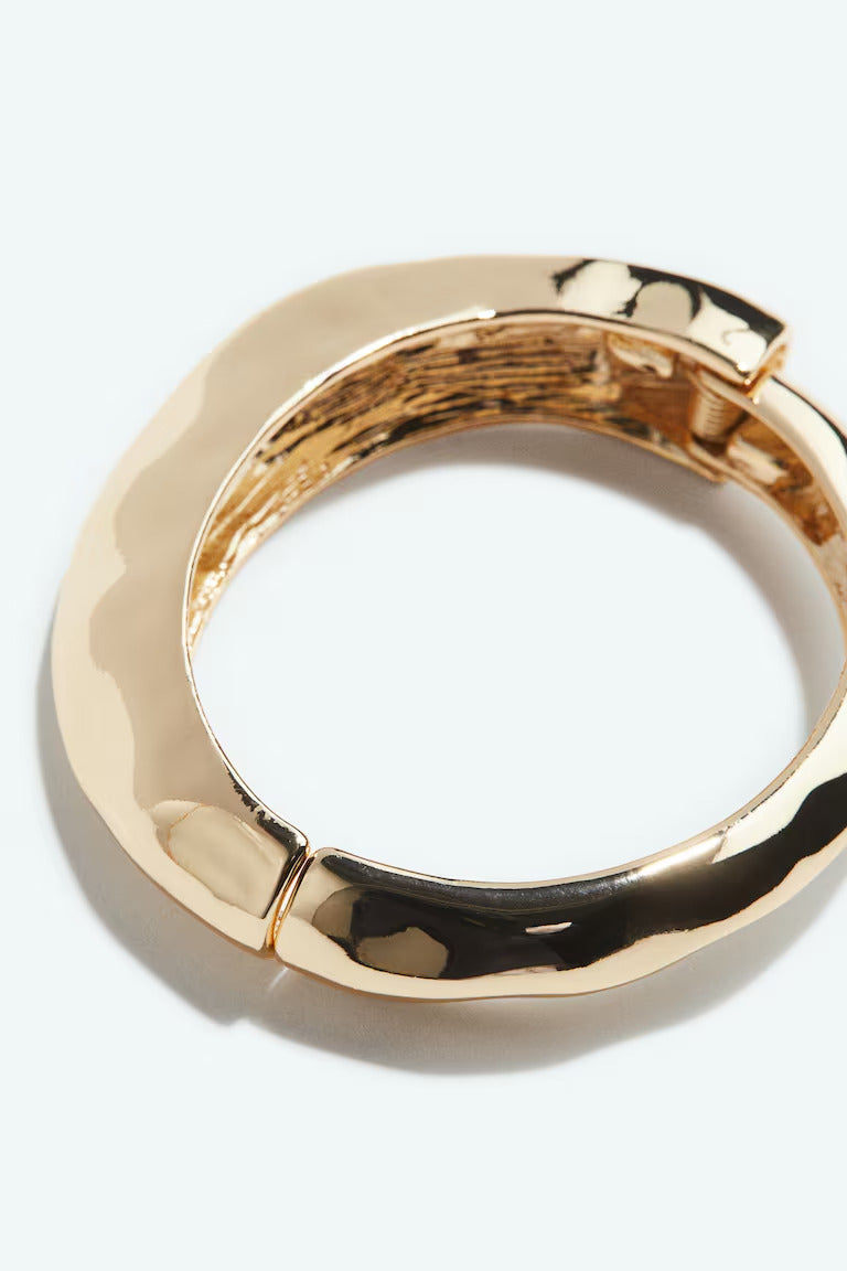 H&M ASYMMETRIC BANGLE WITH HINGE