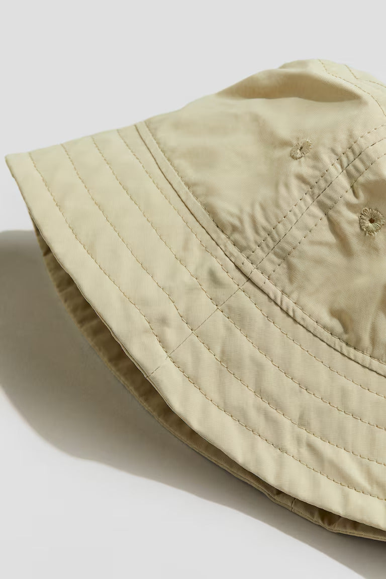 H&M BUCKET HAT