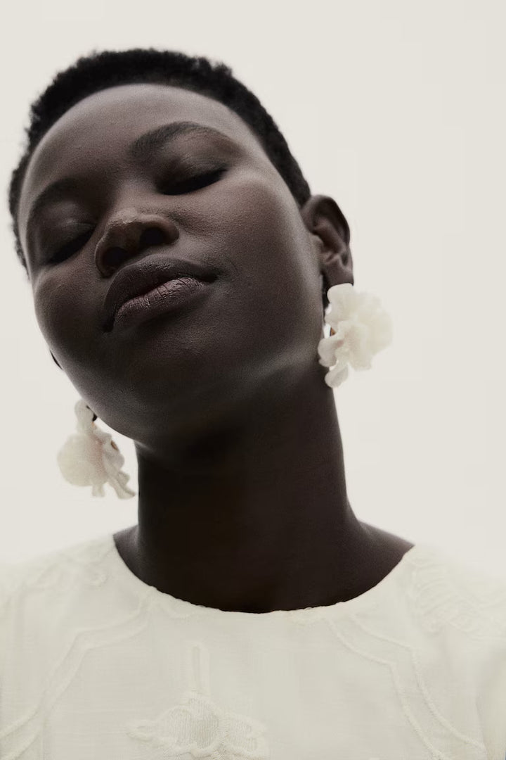 H&M FLOWER-SHAPED STUD EARRINGS