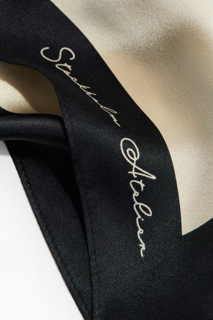 H&M PRINTED SILK SCARF