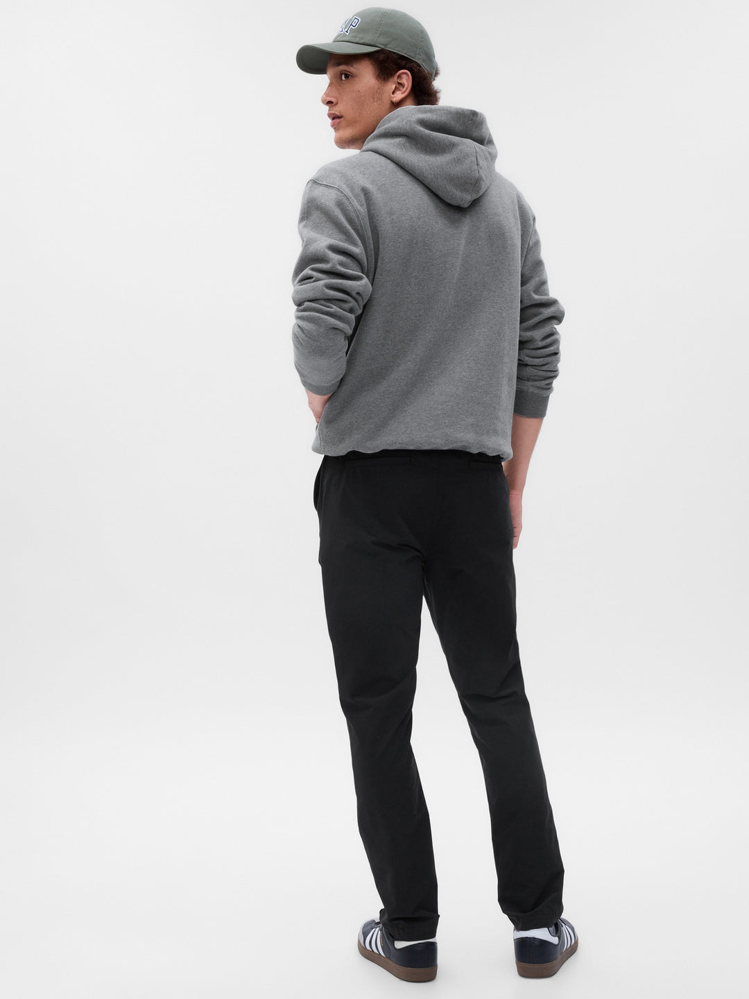 Gap E-Waist Modern Khakis in Straight Fit
