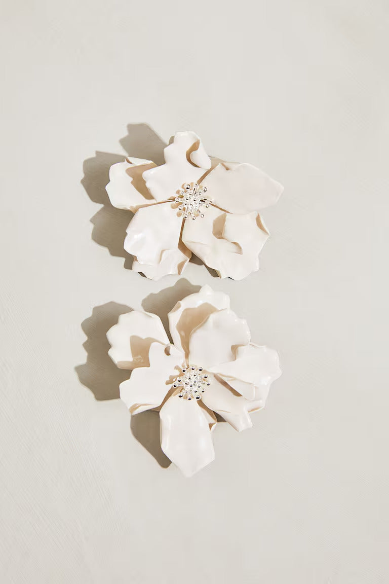 H&M FLOWER-SHAPED EARRINGS
