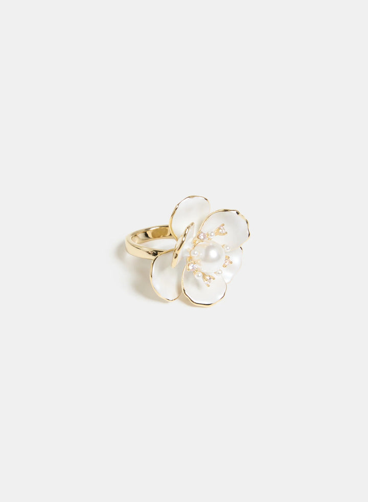 Laura Pearl Flower Ring