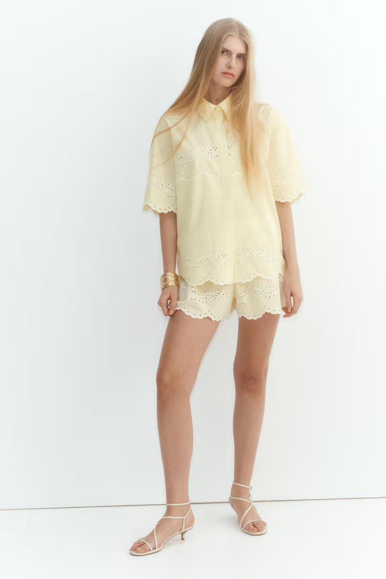 H&M SHORTS WITH EYELET EMBROIDERY