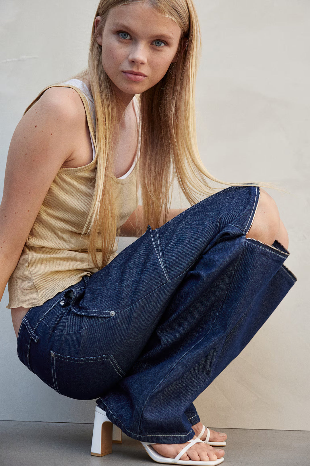 H&M Barrel Low Cargo Jeans