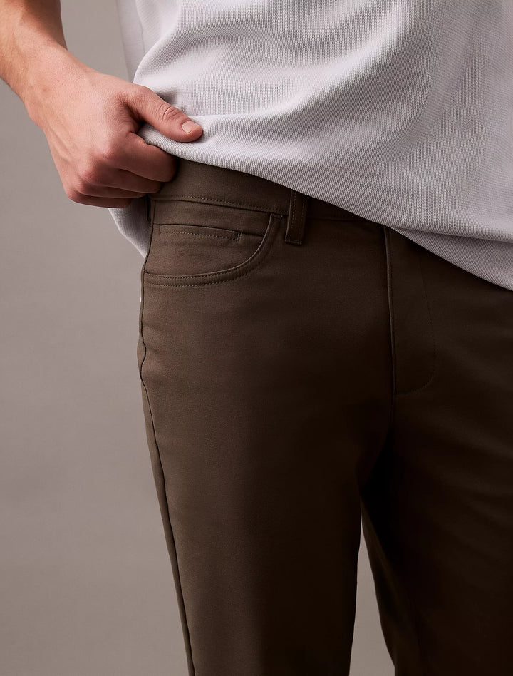 Calvin Klein Slim Move 5-Pocket Pant