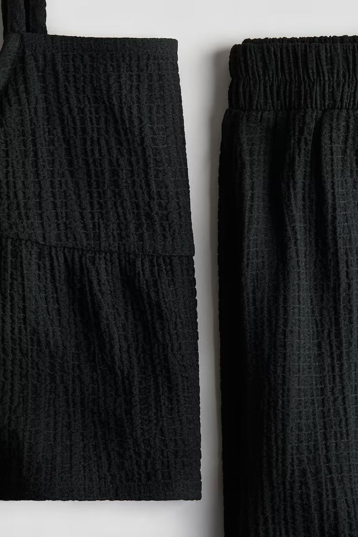 H&M 2-PIECE SEERSUCKER SET